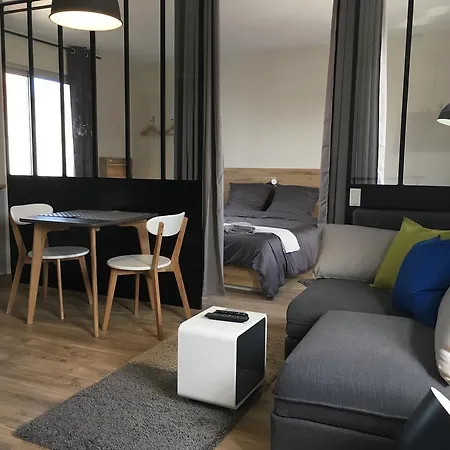 Les Rochelais Apartment *