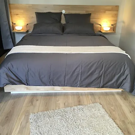 Les Rochelais Apartment *